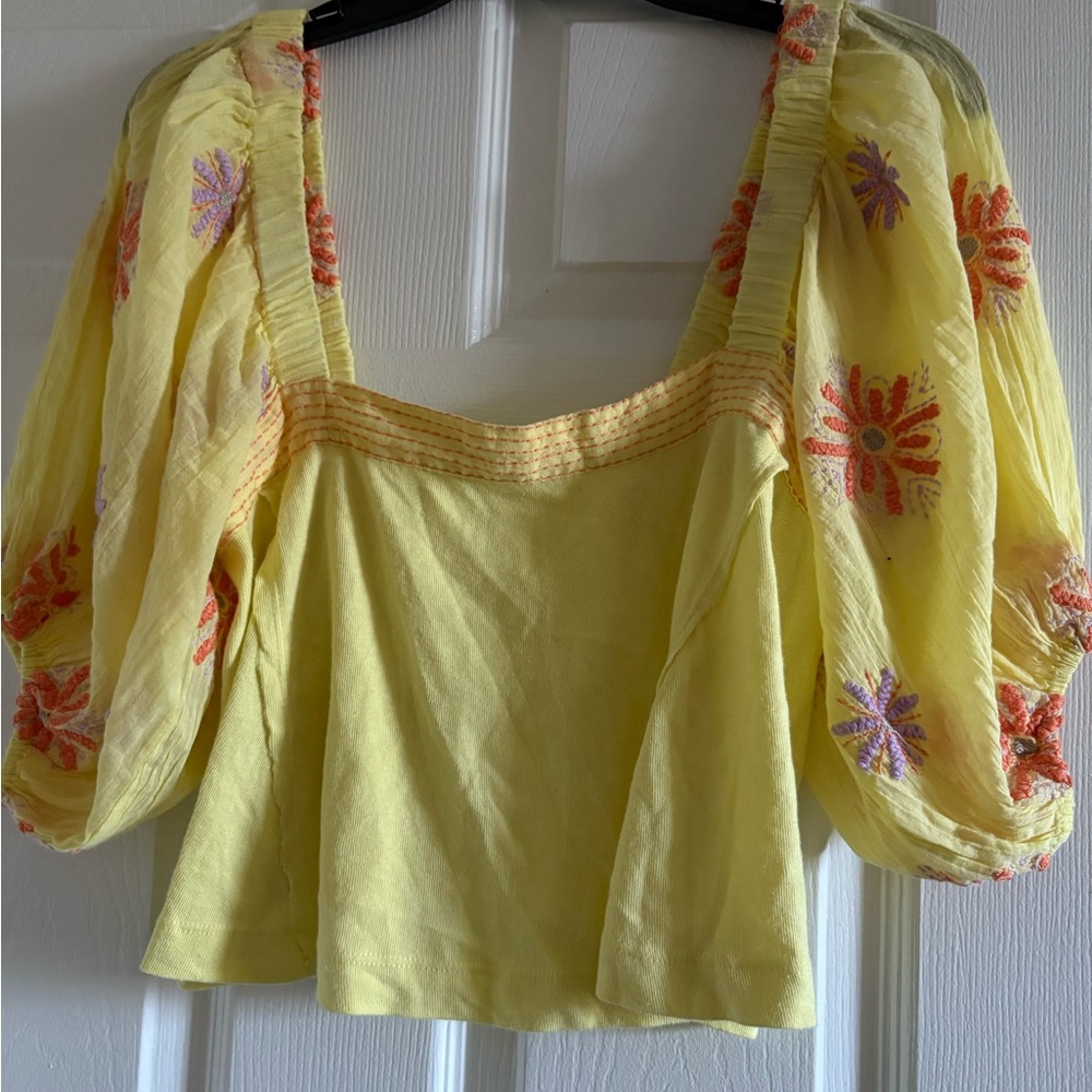 💜URBAN OUTFITTERS-Yellow Floral Puff Sleeve Crop Top, Size: S